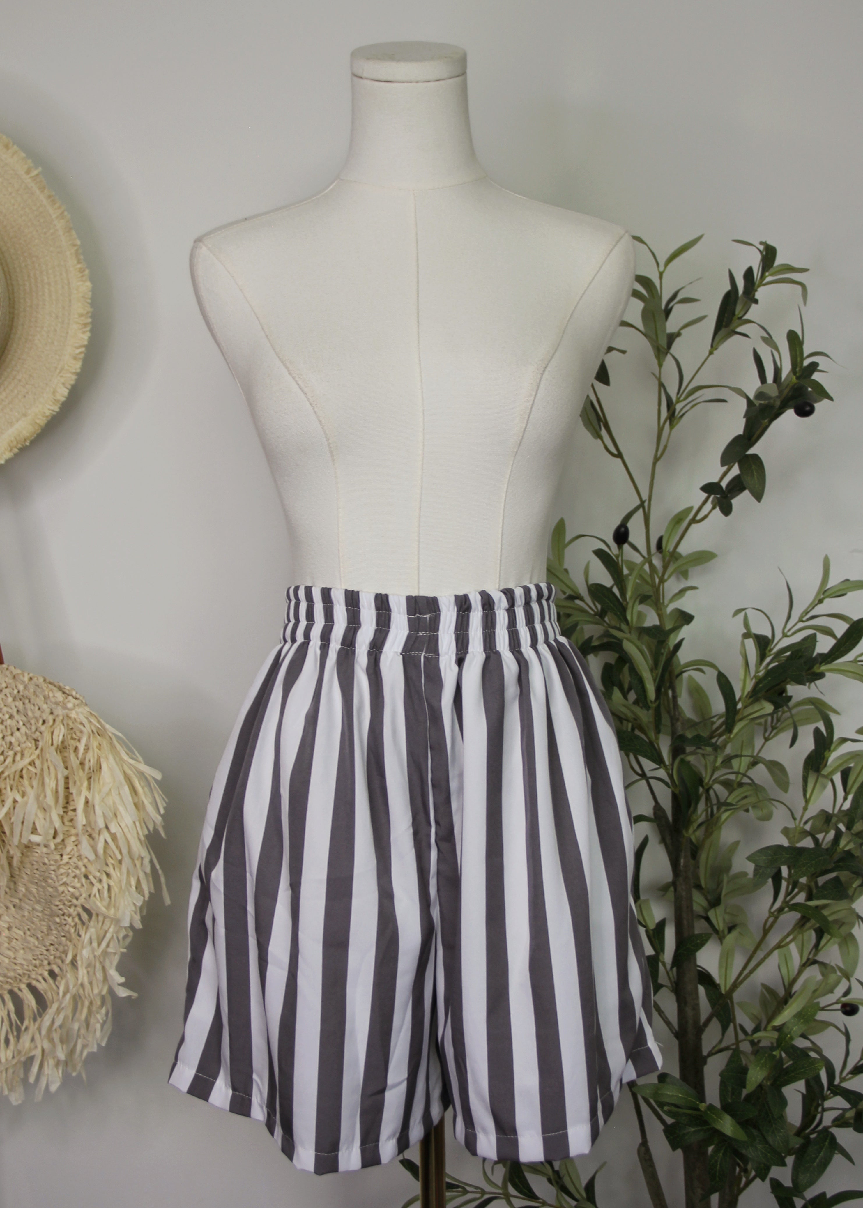 Prints Garterize Waist Shorts